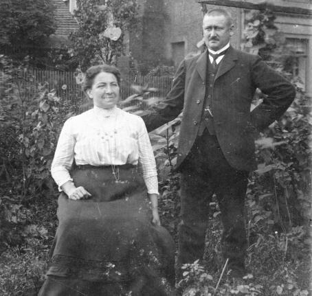 Martha Mißbach, geb. Senf und Edwin Mißbach auf einem Schwarz-Weiß Foto um 1900
